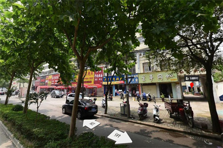 书馨苑三室二厅133平精装满五有储带车库出售